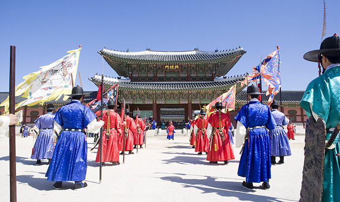 韓国式スーパー(チムジルバン)体験と一緒に韓国古宮ツアー [CT-04]